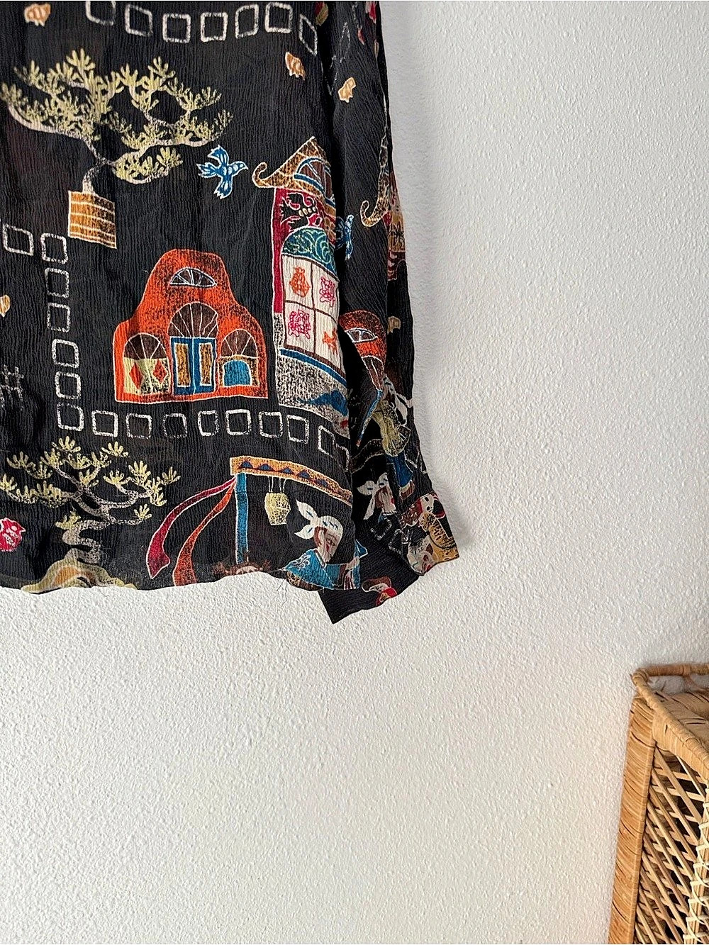 VTG Chico’s Silk Black Oriental Inspired Fairytale Novelty Top Sz 0 oversized - Picture 6 of 8